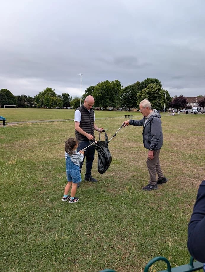 Uxbridge clean-up - Uxbridge community photo